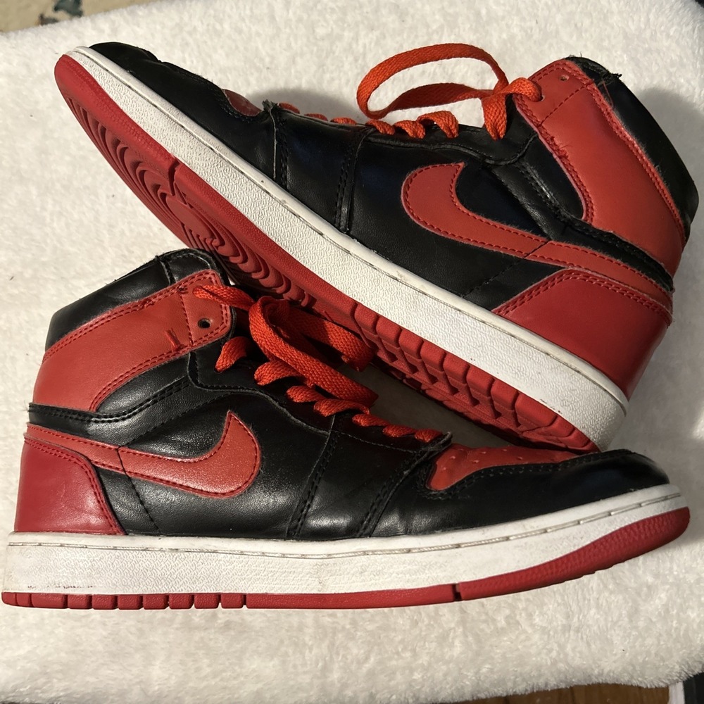 Air Jordan 1 Retro OG 2013 High Bred Sneakers Size  9.5 Black Red